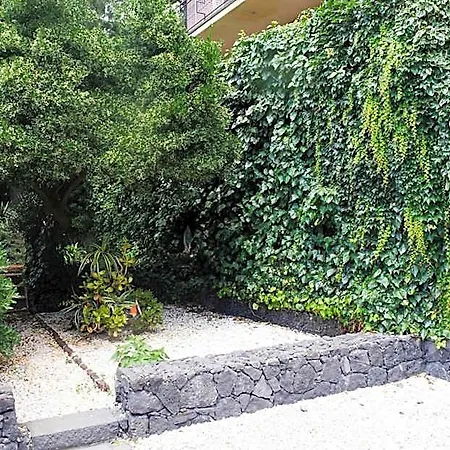 Rosso Vulcano Bed and Breakfast 3*