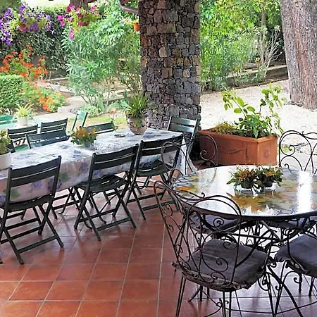 Bed and Breakfast Rosso Vulcano 3*